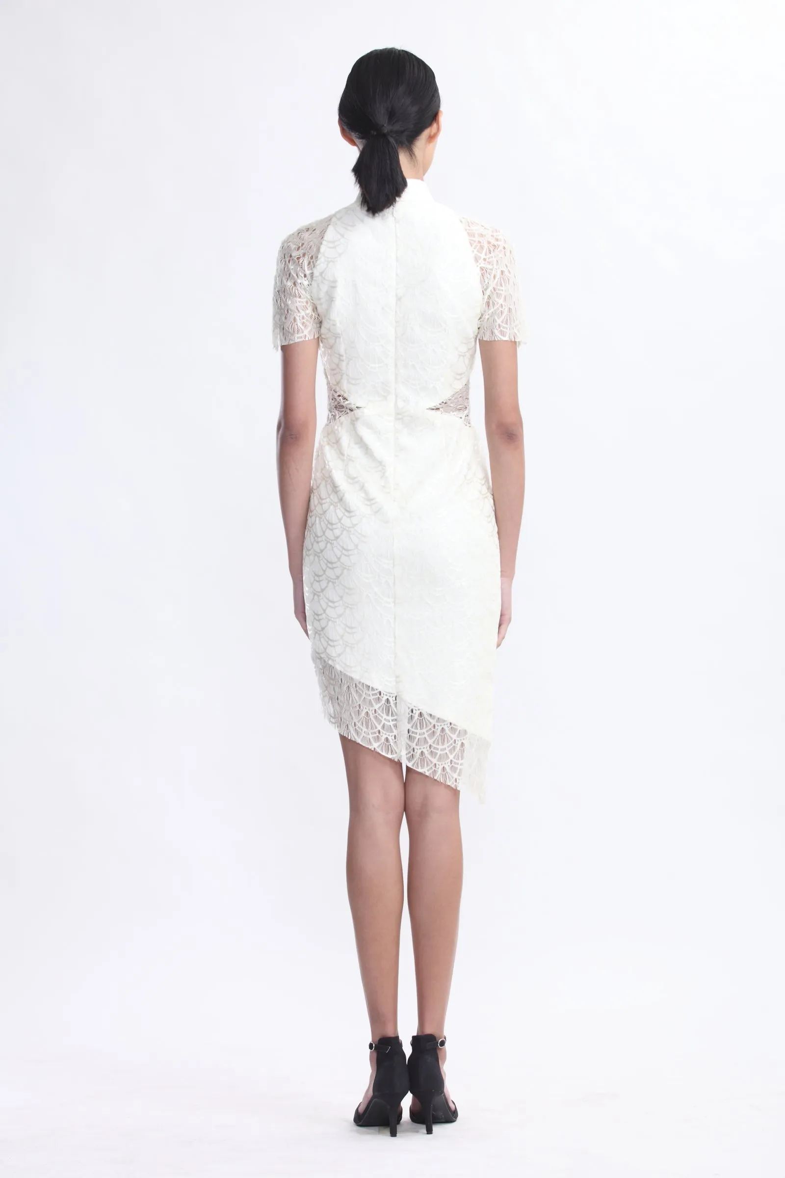 IVORY LACE SHORT SLEEVES QIPAO WITH SEE-THROUGH WAIST