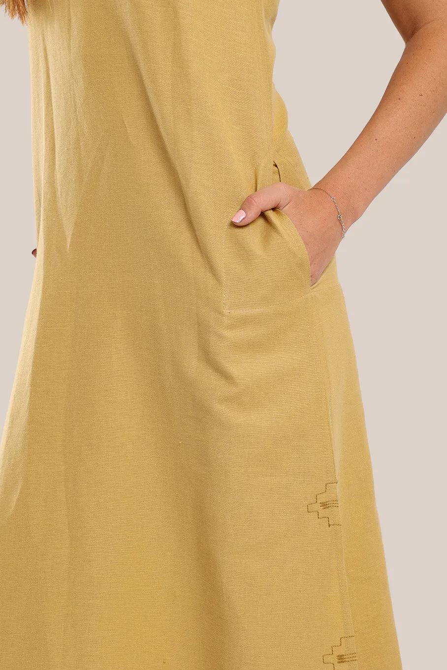 Long dress with adjustable straps