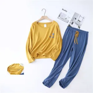 Smooth and Comfy Star-shaped Print Long Sleeve Pajamas Set